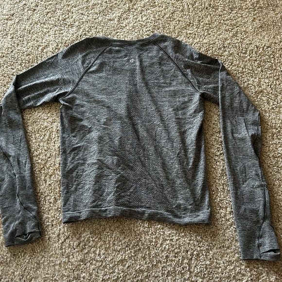 Lululemon long sleeve swiftly - Picture 3 of 3